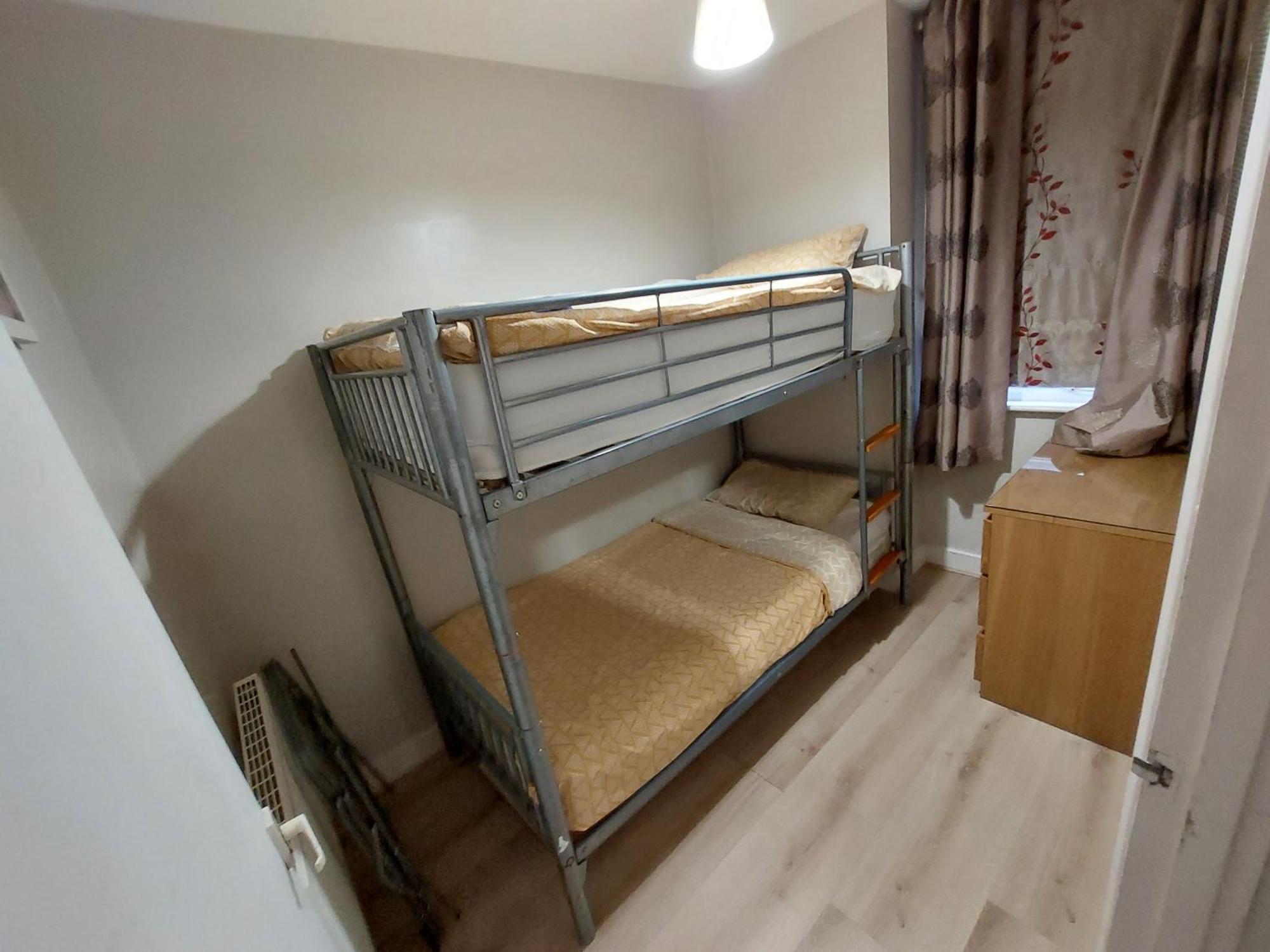 2 Bedroom Garden Apartament Londra